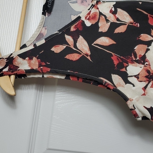 Eclipse Black and Floral Zipper Front Tank Top XXL - Picture 4 of 10